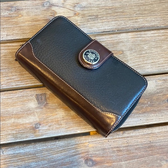 DOONEY & BURKE Vintage Black & Brown Wallet